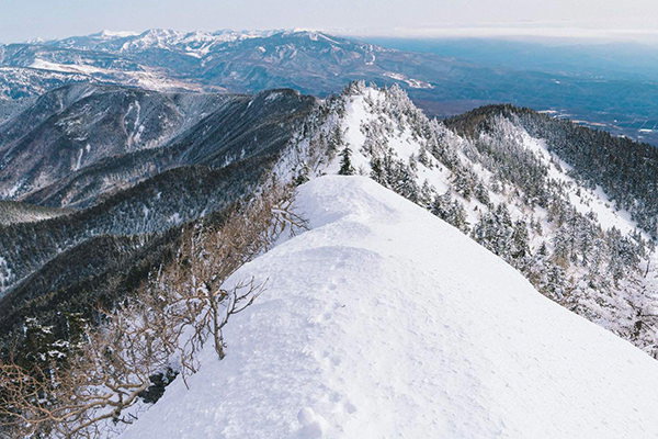 四阿山
