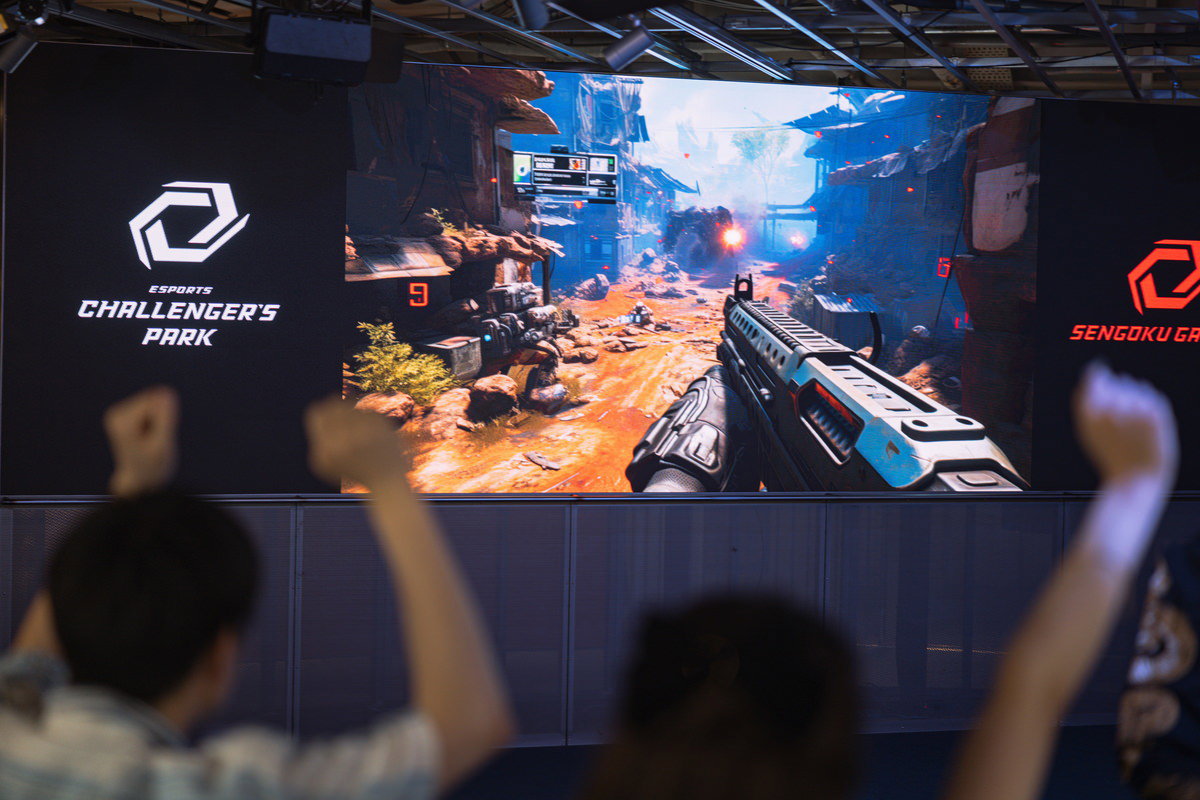 FPSゲーム大会のパブリックビューイングの無料写真素材