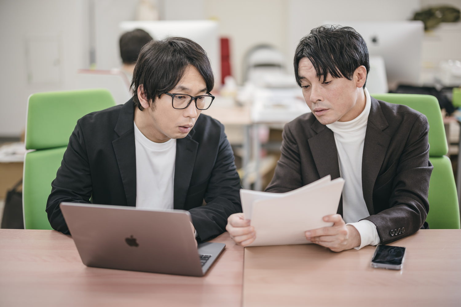 コードを印刷してきたんだよね。それSlackに送ってもらっていいですか。の無料写真素材
