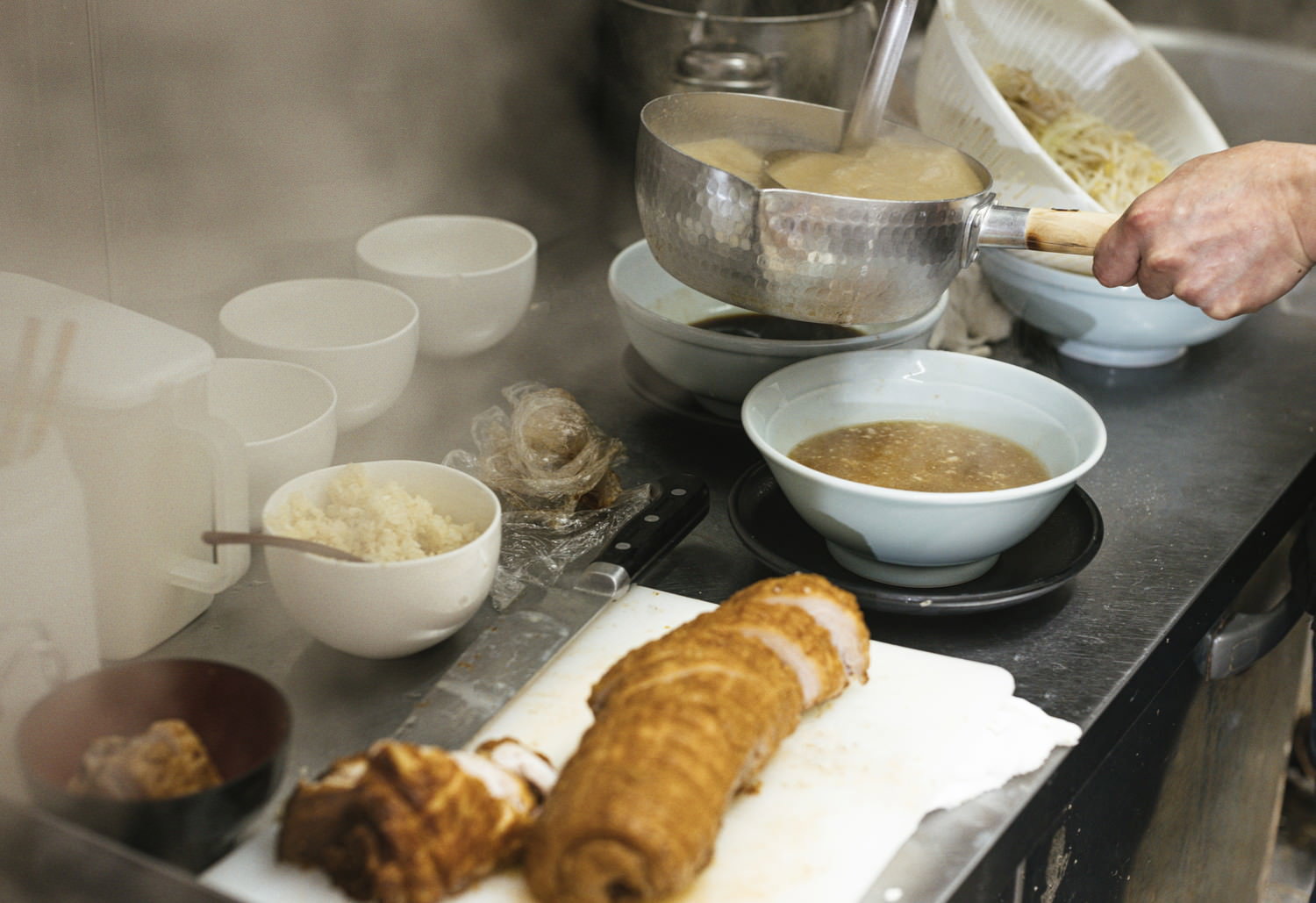 スープとチャーシューの写真素材