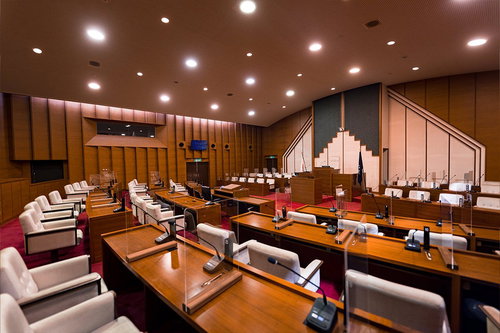 議員席三列目（ベテラン議員が座りがち）からの眺め