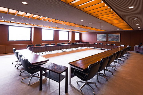 誰もいない全員協議会室（津山市議会）写真素材