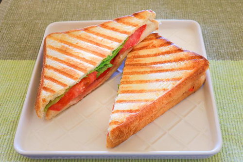 焼き目がついたホットサンド