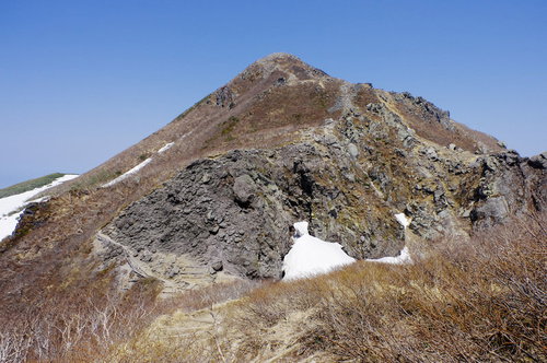 日本百名山・岩木山の禿げ上がった山頂方面