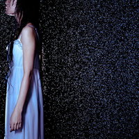 降水確率0％だったはず...ゲリラ豪雨でびしょ濡れになった雨女の写真