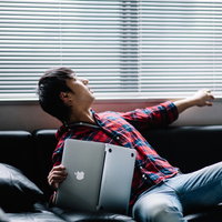 向かいのビルにスナイパーを発見したWebディレクターが仰天の写真