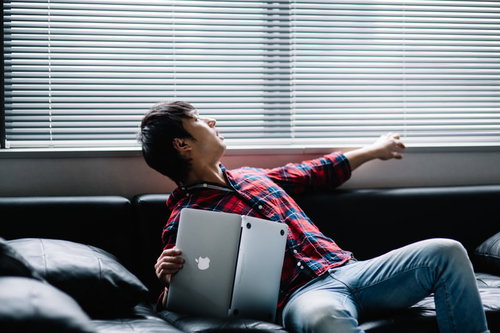 向かいのビルにスナイパーを発見したWebディレクターが仰天