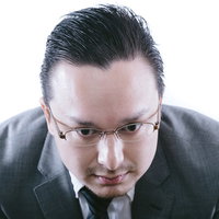 信用全力買いで数億を溶かしたトレーダーの呆然とした表情の写真