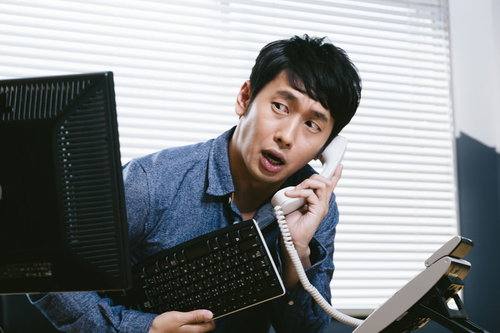 障害対応中「ちょ、待てよ！」を連呼するエンジニア