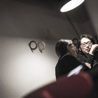 新人女性タレントとのツーショット撮った！の写真