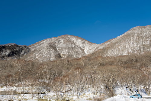 雪化粧した赤城山の冬景色：日本百名山の雪山風景