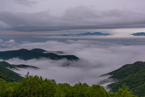 美ヶ原高原から見た雲海と山並み