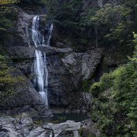 大台ヶ原の大杉谷ルートで見られる段々の滝の写真