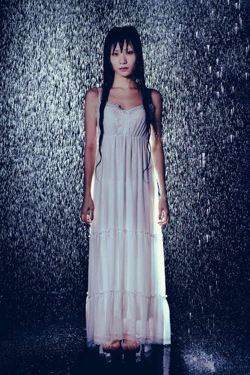 天気予報は晴れでした、ゲリラ豪雨で雨女に変身