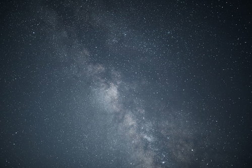 岡山県鏡野町の笠菅峠から眺める天の川と星空