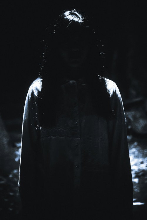 見ると睨み殺される恐怖