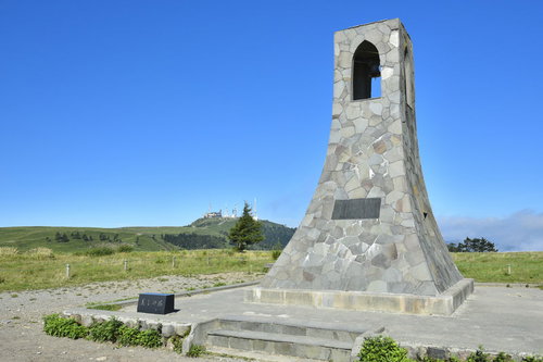 美ヶ原の美しの塔と王ヶ頭ホテル、高原の絶景