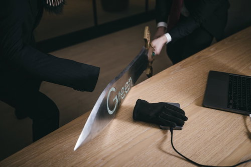 機密書類の社外持ち出しは犯罪です