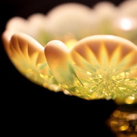 岩場を流れる渓流（鏡野町妖精の森ガラス美術館）の写真