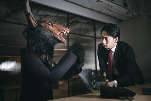 ハッハッハ！ オレの腕は切れても再生するんだ！