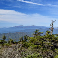 西大巓から見る飯豊山、日本百名山の山並みの写真