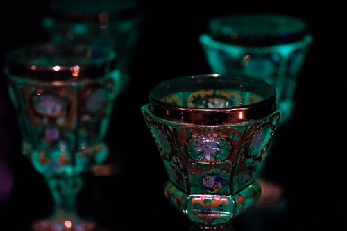 ロシア皇帝が使っていたとされる、ウランガラスのゴブレット