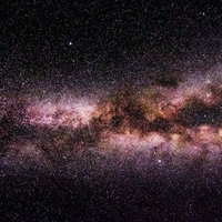 岡山県鏡野町笠菅峠から望む満天の星々と天の川の写真