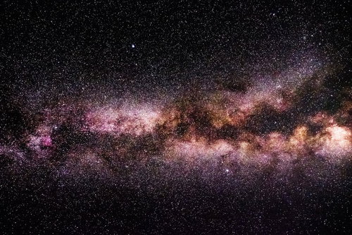 岡山県鏡野町笠菅峠から望む満天の星々と天の川