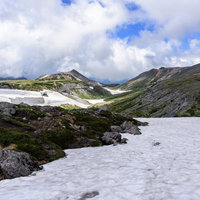 氷河が残る大雪山旭岳の高山風景の写真