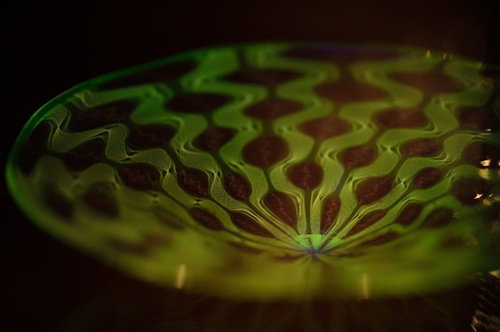 ヴェネチアのレースガラス技法で制作したウランガラスの工芸作品