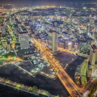 横浜の夜景を高層ビルから見下ろしたHDRの写真