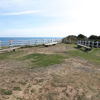 太東崎灯台がある海岸の公園の眺望と広場、房総半島の海景色の写真