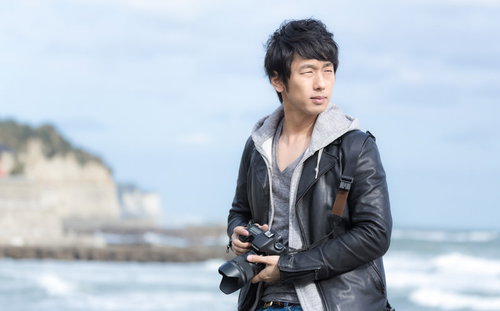 津々ヶ浦の海岸風景を撮影するカメラマン｜千葉県いすみ市