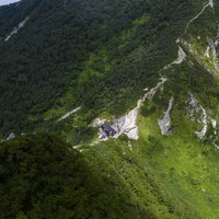 雲の豊かな表情に翻弄される木曽殿山荘周辺の景色（空木岳）の写真