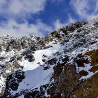 ごつごつとした岩がどこまでも続く日本百名山・赤岳の地蔵尾根の写真