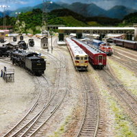 直方駅に出入りする数々の列車模型、汽車倶楽部のジオラマ展示の写真
