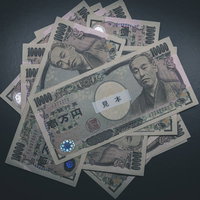 10万円給付で配置した一万円札の円形レイアウトの写真