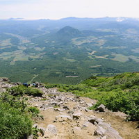喜茂別コースから尻別岳方面を見る絶景の登山道の写真