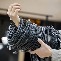 もう後戻りはできんぞ、LANケーブル束の戻し方を忘れちまったからなの写真