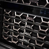 DELLサーバーが整然と並ぶデータセンターのラックの写真