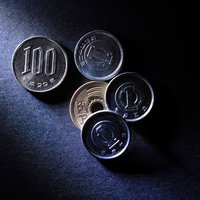 増税の影響を受ける小銭と硬貨の写真