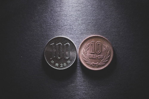 ようこそ消費税10％の世界へ、100円硬貨と10円硬貨
