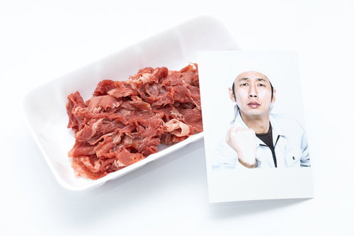 この肉は私が切り落としました。生産者が手がけた和牛の細切れ