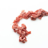 新鮮な赤身の細切れ牛肉、お肉くんの写真