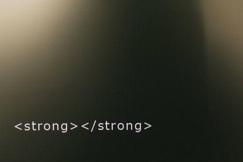 強調してないストロングタグ