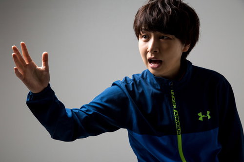 前半終了間際に逆転され、ロッカールームで失敗を追求する女性コーチ