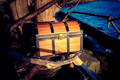 海岸沿いで見つけた宝箱