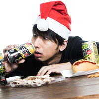 プリン体ゼロに驚くぼっちサンタの写真