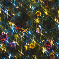 キラキラクリスマスの飾りとライトアップ夜景の写真