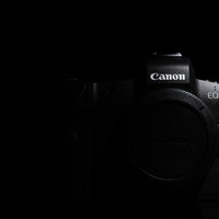 Canon EOS R フルサイズミラーレスカメラの写真